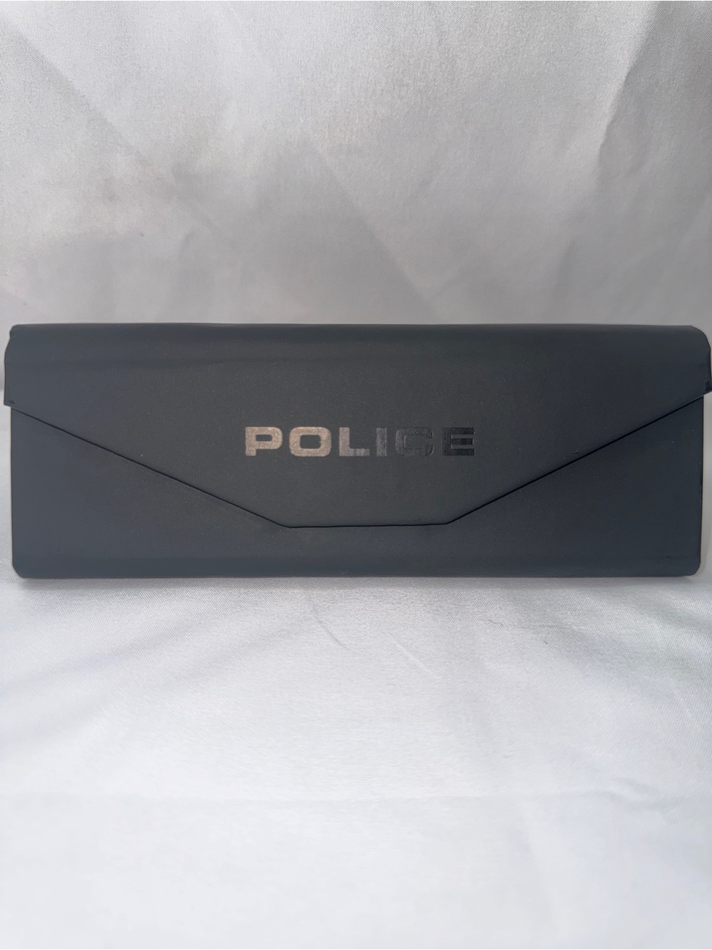 POLICE EYEGLASS CASE | FOLD-OVER W/ MAGNETIC CLOSURE | TRIANGULAR | SOLID BLACK